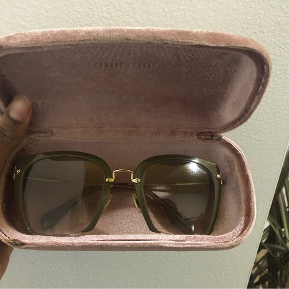 Hi everyone selling these miu miu frames - Picture 5 of 11